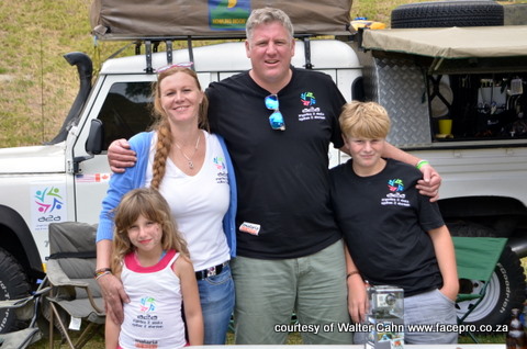 Graeme, Luisa & Family photo 3