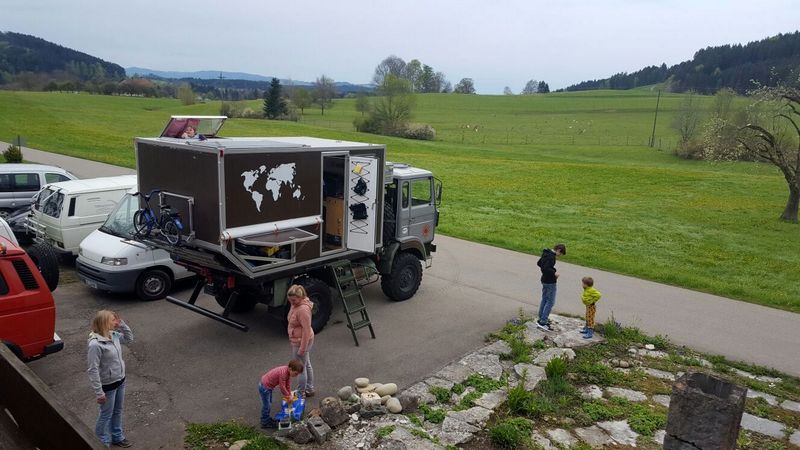 Familienkiste unterwegs photo 3